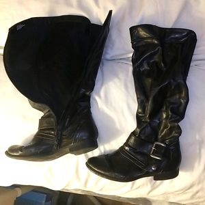 Leather black boots